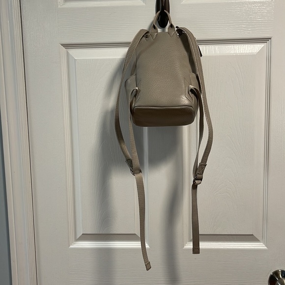 Matt & Nat vegan leather mini gray beige backpack - Picture 4 of 16